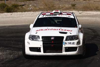 Pamukova'da kupaları Alkan Erden topladı