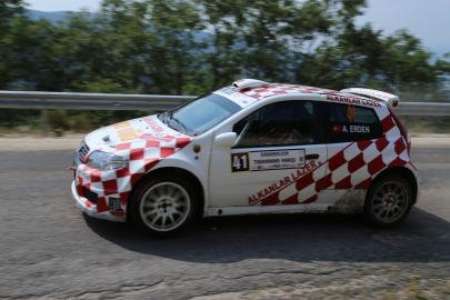 Sakarıılıca'da kupalar Erden'in oldu