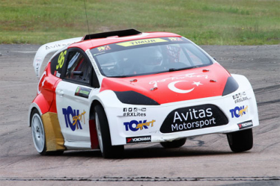 Yiğit için ekran başına!