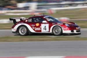 Saygılı'nın GT'ü pitte garaja çekildi