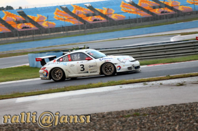 İstanbul Park’ta ilk gün, Ümit Ülkü’den 3’te 3!