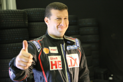 Pistte yağmur, garajda spotlar!