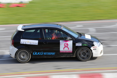 Asfaltı bu kez bayanlar ağlattı!