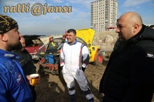 İsmail Ayhan ikinci etapta lastik patlattı