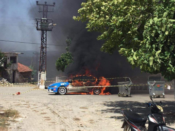 Flash / Burcu, Paris’de alev alev!