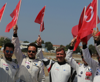 V1 bayram coşkusu ile başladı