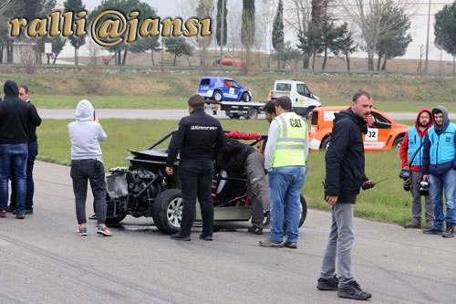 Fotoğraf | Körfez Pisti V2 Challenge kaza sonrası 45198