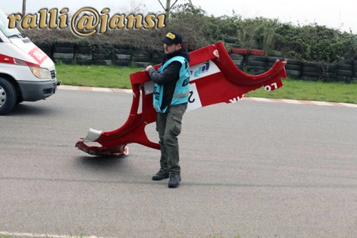 Fotoğraf | Körfez Pisti V2 Challenge kaza sonrası 45192