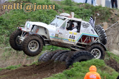 Panda leyleği havada gördü!