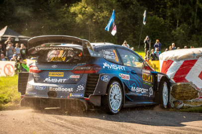 Tanak lider başladı