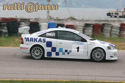 2006 | Arkas gençlerin puanları ile liderliğini korudu