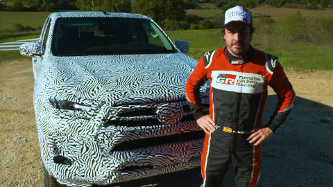 Alonso yeni Hilux’u test etti