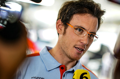 Neuville teste çıktı takla attı