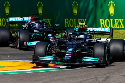 Mercedes zirveyi kaptırmadı