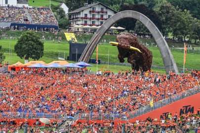 Seyirciye 'tam' izin çıktı