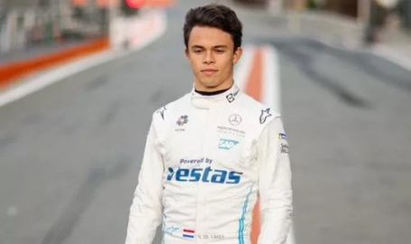 F1'den erken kovuldu