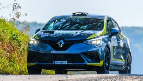 Toyota pilotlarına Clio R4