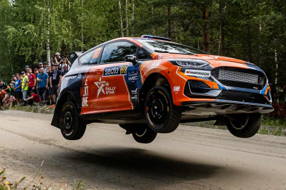 Gill Gençler WRC liderliğini ele aldı