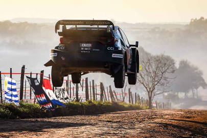 Ogier, Rovanper'nin şanssızlığından faydalandı