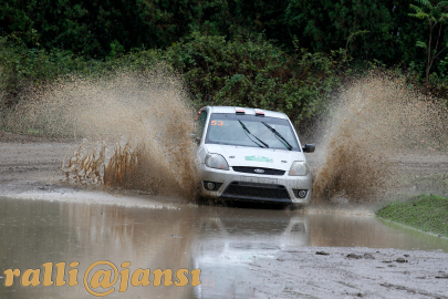Orhangazi parkuru gölete döndü