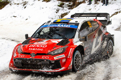 Solberg kar fırtınasına rağmen kontrolü elinde tutmayı başardı