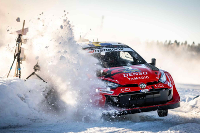 İsveç'te Neuville çıtayı yükseltti