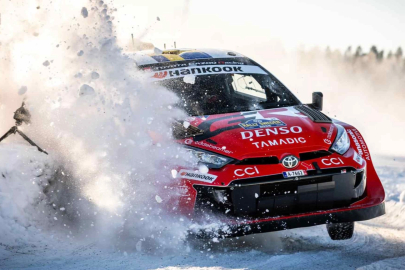 İsveç'te Neuville çıtayı yükseltti