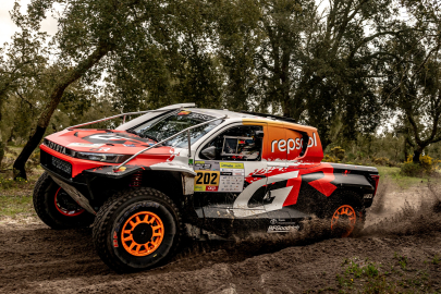 TGR W2RC için Portekiz'de olaylı bir açılış günü