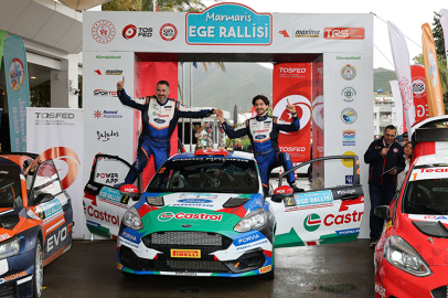 Ege'de yağmur altında zafer