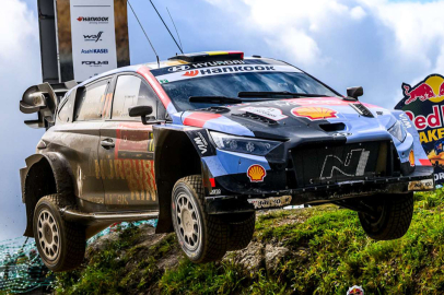 Neuville ivmeyi tersine çevirdi.